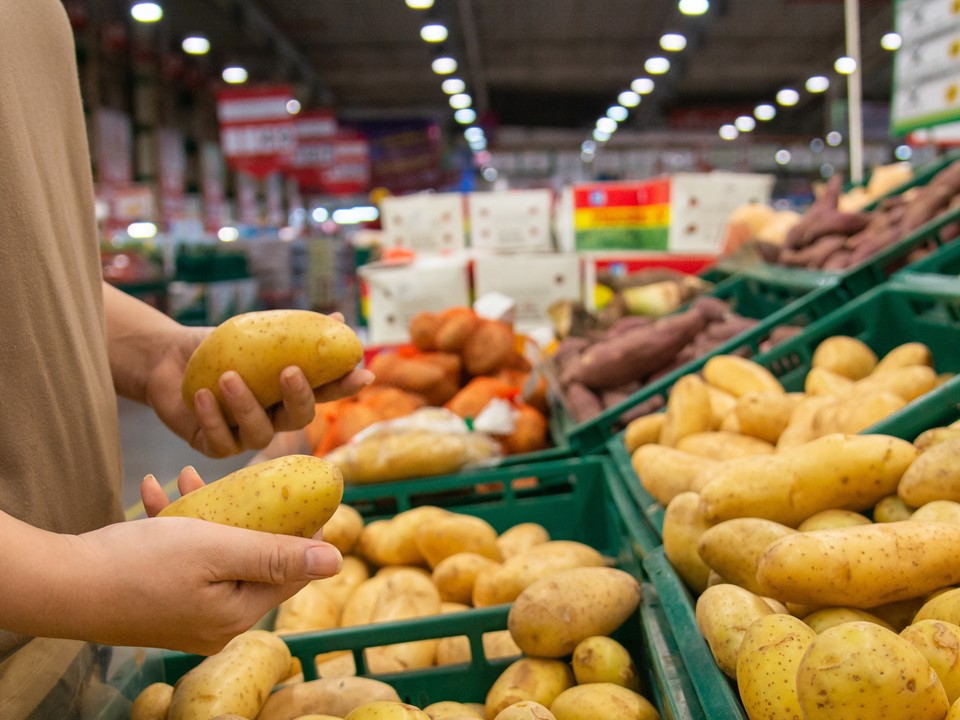 Ware potatoes supermarket
